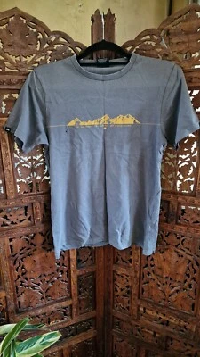 £2 • Buy Mountain Equipment Mens Size S T-Shirt Grey Yellow