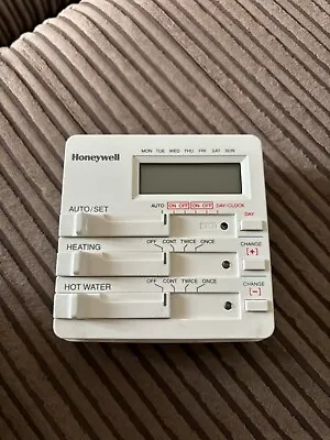 Honeywell ST799A1003 7 Day Electric Programmer  Central Heating And Hot Water • £120