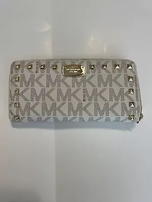 NWT $228 Michael Kors Wallet Jet Set Studded ZA Continental Vanilla MK Signature • $95