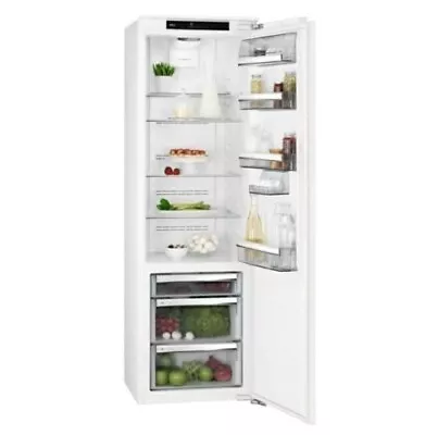 AEG SKK818E9ZC Tall Fridge Fully Integrated MultiFlow Fixed Door • £599