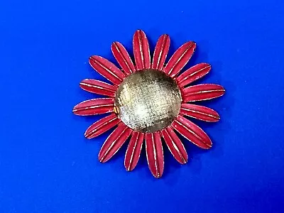 STUNNING VINTAGE 1970s SIGNED AVON DAISY FLOWER ESTATE GOLD TONE BROOCH PIN • $6.50