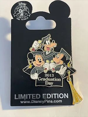 $69.95 • Buy Disney - Graduation Day 2013 - Mickey Minnie Goofy LE Pin (B)