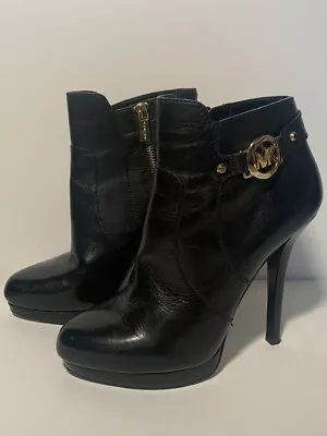 MICHAEL KORS WYATT MK LOGO Women’s PLATFORM ZIPPER BOOTIES Size 8.5 M Black • $56.96