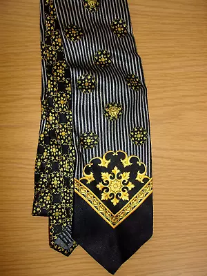 Vintage Gianni Versace Medusa Printed Pattern Hand Made Pure Silk Tie ~Italy~ • $21.50