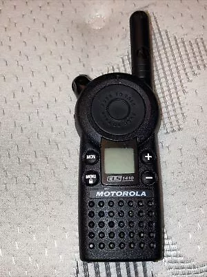 Motorola CLS1410 4 Channel 1 Watt UHF Analog Display 2 Way Business Radio W/ Bat • $69.99