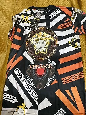 Versace T-shirt Men’s Medium • £75