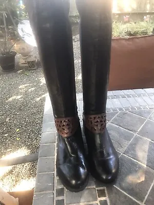$70 • Buy Everybody Italian Boots, Calf Stretch Fabric, Leather.  Blk $70.00 Barely Worn