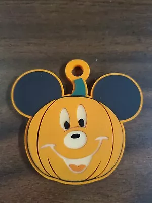 Disney Lanyard Rubber Medal Halloween Mickey Mouse Pumpkin LE 3000 • $13.50