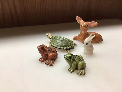 Lot Of 5 Ceramic Miniature Hand Painted Figurines ( Frogs Rabbit. Turtle Deer  • $18