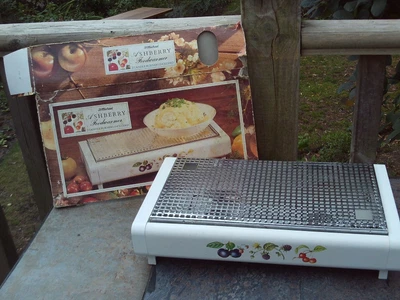 £14.50 • Buy St Michael (M&S) Vintage Ashberry Foodwarmer