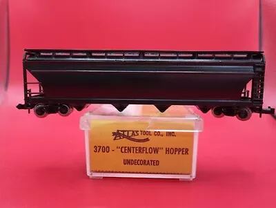 Atlas N Scale 4 Bay Centerflow Clovered Hopper Undecorated Undec Black • $14.95