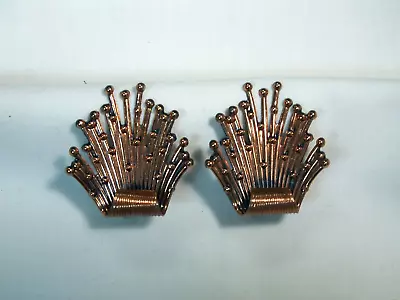 ...Vintage Copper Spray Design Clip-on Earrings... • $12.97