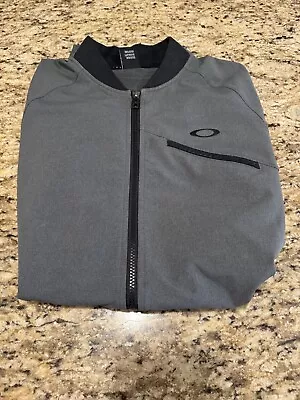 Oakley  Jacket Men's Large • $10.20