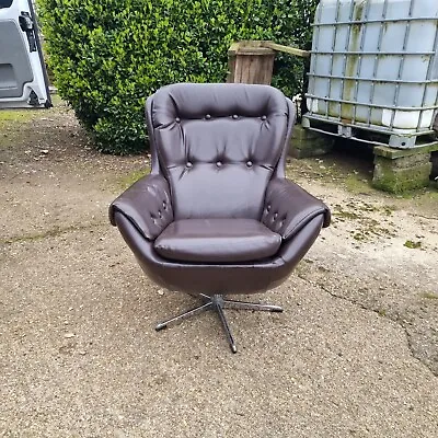 Mid Century Dark Brown Vinyl Swivel Egg Chair • £55