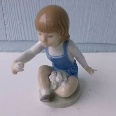 $24.50 • Buy Lladro NAO BOY WITH FLOWERS ROSES PORCELAIN FIGURINE 5 1/2  TALL