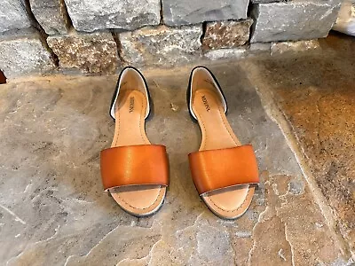 Women’s Size 6 W Merona Flat Sandles • $10