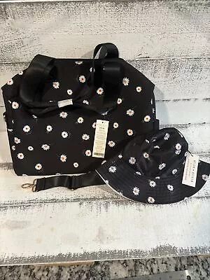 Alice + Olivia Black Daisy Print Duffle Bag & A+O Matching Reversible Bucket Hat • $30.99