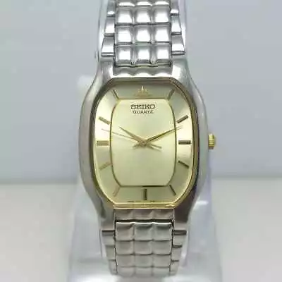 Seiko Quartz V701-5H20 Vintage Unisex Watch • $70