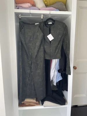$149 • Buy Scanlan Theodore Skirt & Jacket Camouflage Khaki Split Size 6 $750