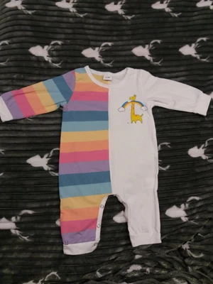 £6 • Buy Baby Grow Rainbow And Giraff 0-3 Months