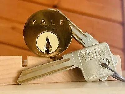 Yale USA Gold Rim Mortise Lock W/ 2 Keys Locksport  • $14