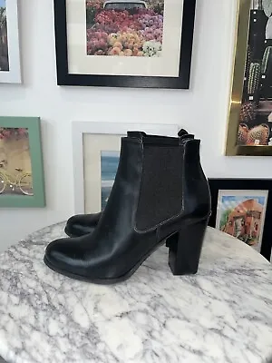 MK - Michael Kors Women's Boot Size 7 M Block Heel - BLACK - Model: SG19F  • $22