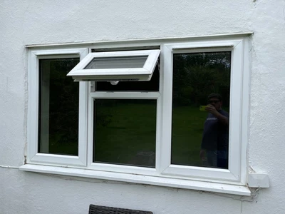 £100 • Buy 20 X UPVC Double Glazed Windows Of 5 Sizes, Lockable, With Keys