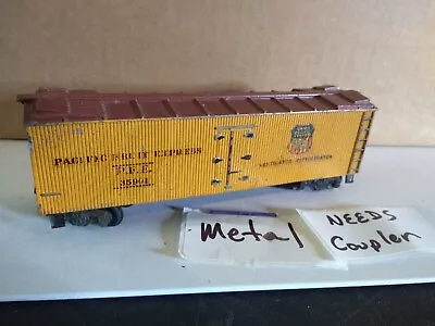 A1 HO Scale Train REEFER PACIFIC FRUIT EXPRESS PFE 35901 METAL NEEDS COUPLER • $6.49