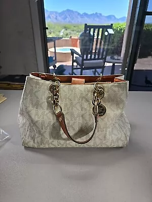 Beatiful Michael Kors MK Purse Handbag Carry Bag  AV-1305 VGUC • $39.99