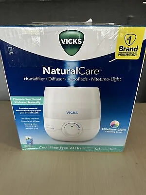 Vicks 0.6 Gallon NaturalCare Cool Mist Ultrasonic Humidifier Night Light VUL530 • $17.49