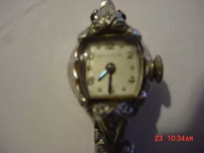 Vintage Bulova L7 17 Jewel 10K RG Ladies Wristwatch W/Band • $9.99