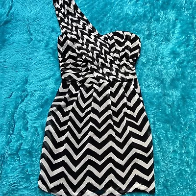 H&M Size 6 B&W Striped Print One-shoulder Lined Mini Dress BNWT Rrp £29.99 • £4