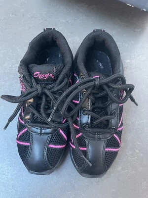 £6 • Buy Girls Capezio Street Dance Trainers Size 11.5