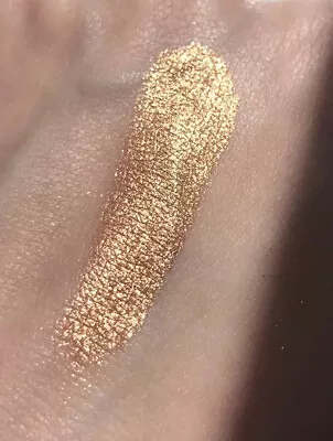 £5 • Buy Mac Pigment In The Shade Twinkling Lights DISCONTINUED! 0.4g Sample