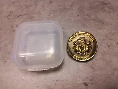 £5 • Buy Manchester United Pin Badge, Gold Plated,  Season Ticket Holder Gold 2012/13