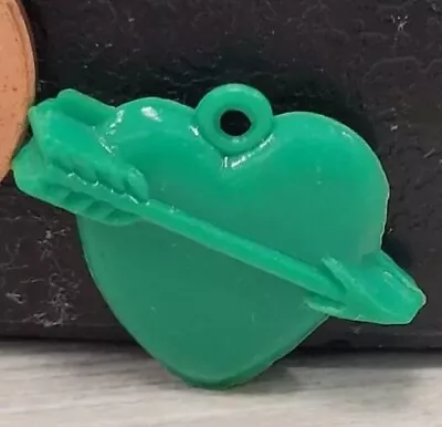 Vintage Plastic Green HEART WITH ARROW Gumball Charm Prize Jewelry  • $4