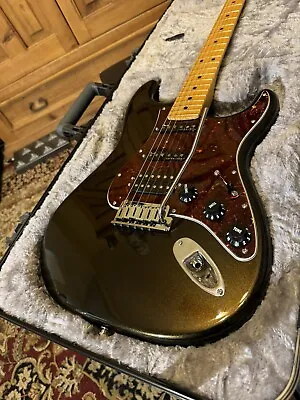 Fender American Ultra Stratocaster HSS Maple Fingerboard Texas Tea With Case • $1499