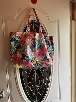 VERA BRADLEY City Shopper Tote With Luggage Tag • $30