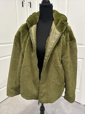 Zara Women’s Faux Fur Coat Medium - Army Green • $17.99