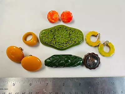 Collection Lot Great Colorful Vintage Bakelite Jewelry.. Carved Brooches - M1 • $219.99