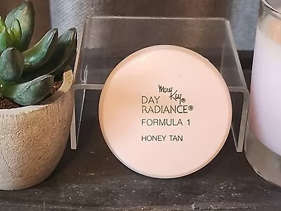 Vintage Mary Kay Day Radiance Formula 1 Honey Tan 0233 • $9.99