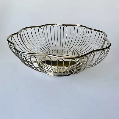 Wire Fruit Bowl Bread Basket Scalloped Edge MCM Metal Silver Tone Vintage • $14.99