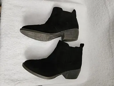 Arizona Jeans Co Black Faux Suede Ankle Booties Chelsea Style Slip On Sz 8.5  • $8.95