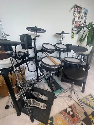 $4000 • Buy Roland Td 25-KV Electronic Drum Set W/ Double Kickers And Professional Speakers 