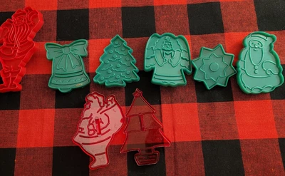 $8 • Buy Lot Of 8 Vintage Plastic Cookie Cutters Holiday Christmas Yuletide