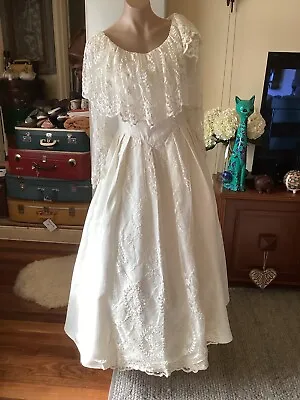 Genuine Vintage 80’s White Lace Cinderella Prairie Wedding Dress Size 10-12 • $140