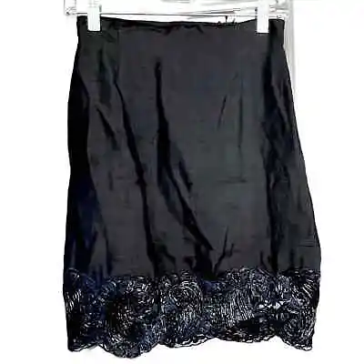 Zang Toi Black Silk Knee Length Skirt • $100