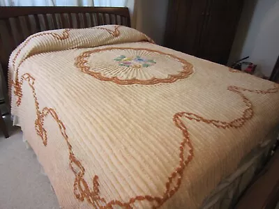 Beautiful Vintage Chenille Bedspread-wonderful Condition • $39.95