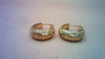 14 Ct Gold Patterned Hoop Earrings.  (D) • £158