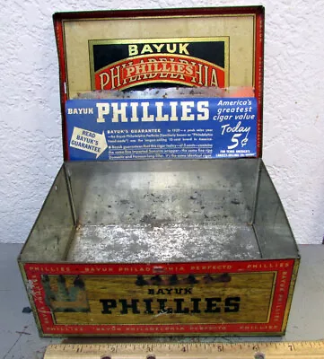 Vintage Bayuk Philadelphia Phillies Perfecto Tobacco Tin EMPTY Man Cave Decor • $29.99